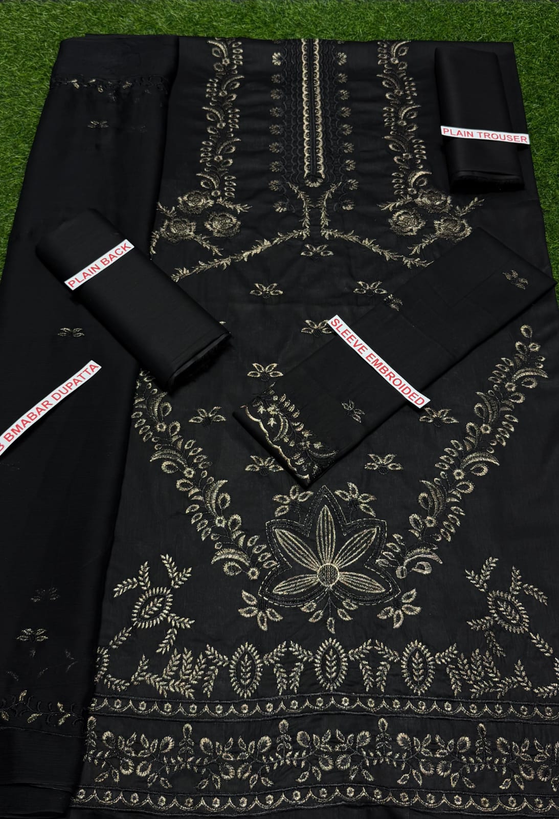 Maria B Embroidery lawn 3pc
