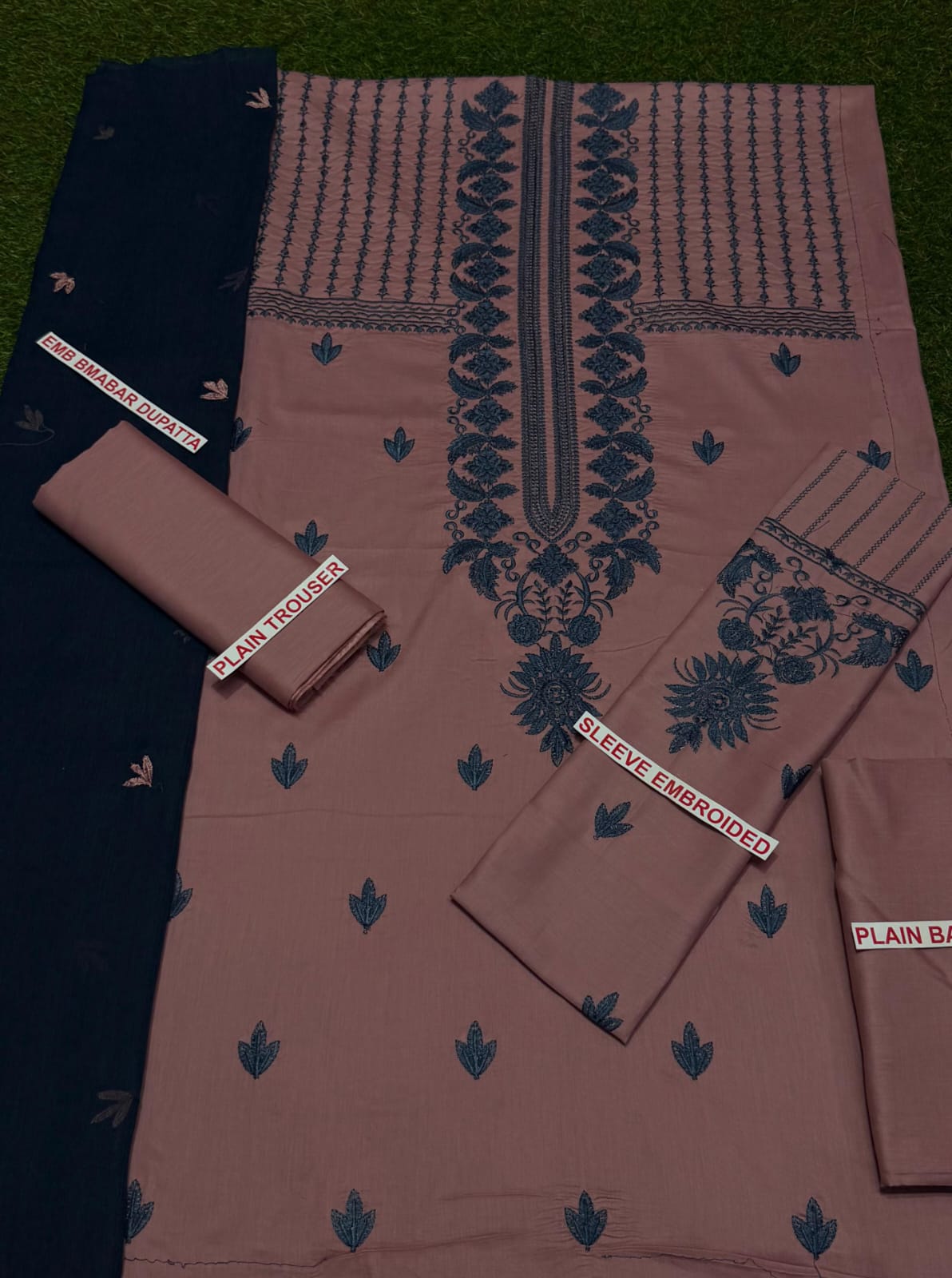 Asim Jofa Embroidery lawn 3pc